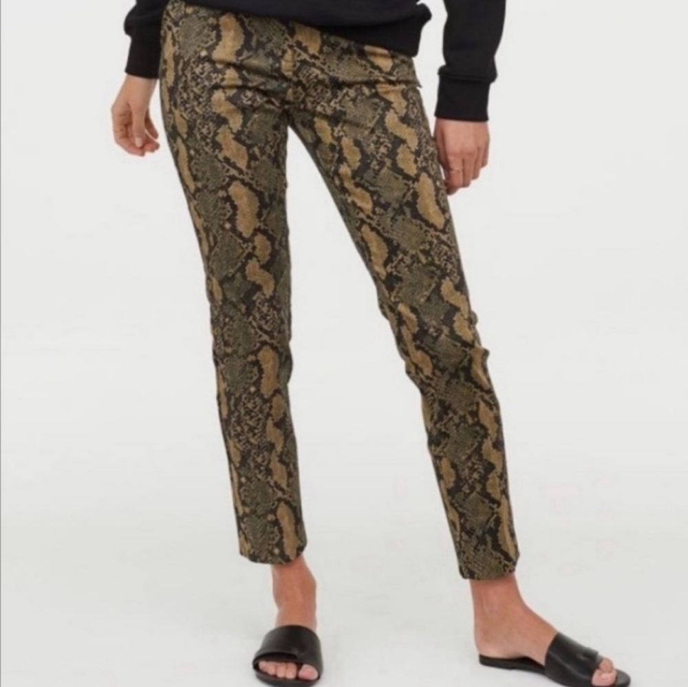 Ankle-length slacks - Green snakeskin pattern -  4 (36 EU)